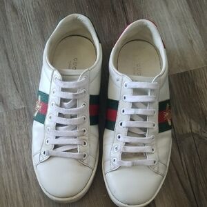 Gucci White Leather Sneakers with Green and Red Web Stripe
